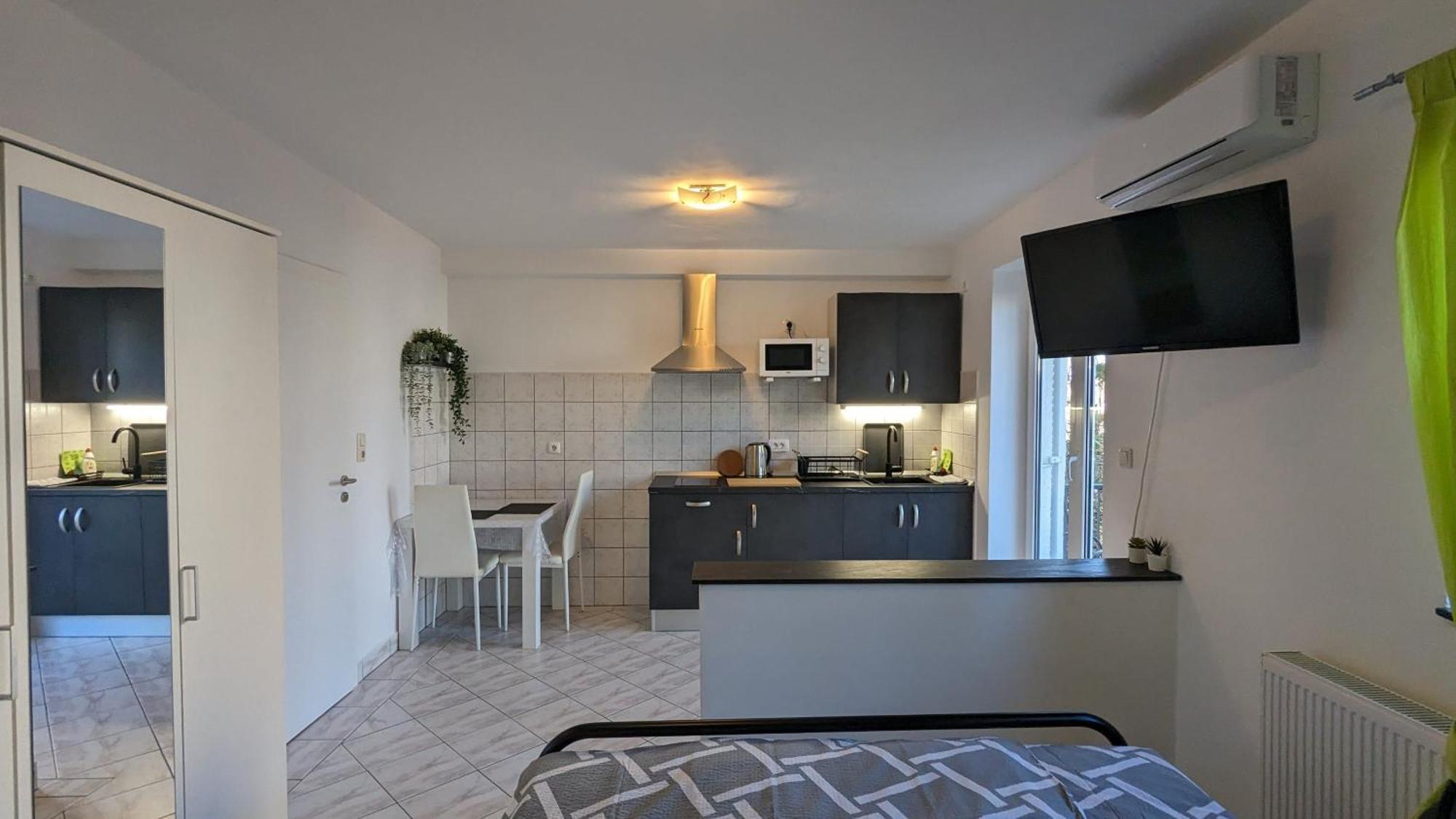 Apartments Kety - Central Heating Crikvenica Esterno foto